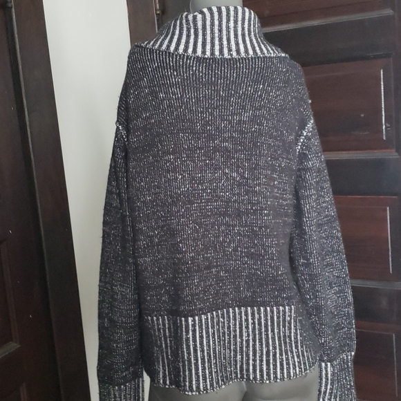 Mew knitted sweater - Picture 2 of 2